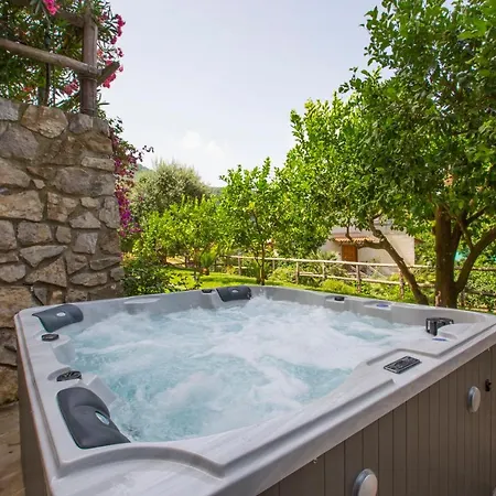 Eterea Charming Suites Sorrento Exterior photo