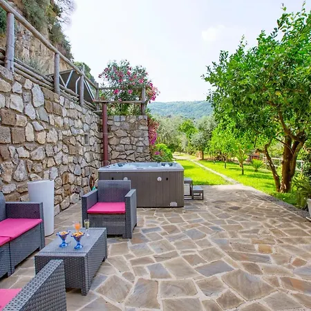 Eterea Charming Suites Sorrento Exterior photo